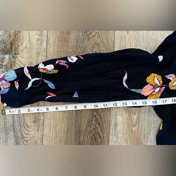 Flowered Top - Picture 10 of 11